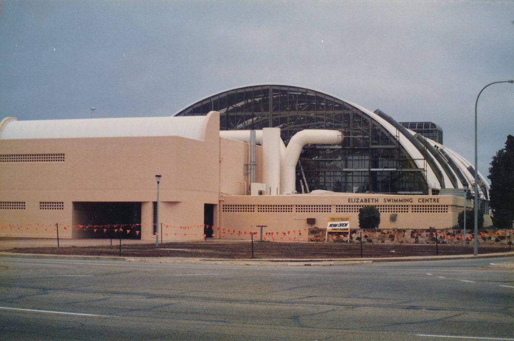 Elizabeth Aquadome : 1987