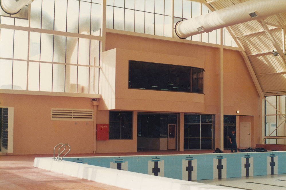 Elizabeth Aquadome : 1987