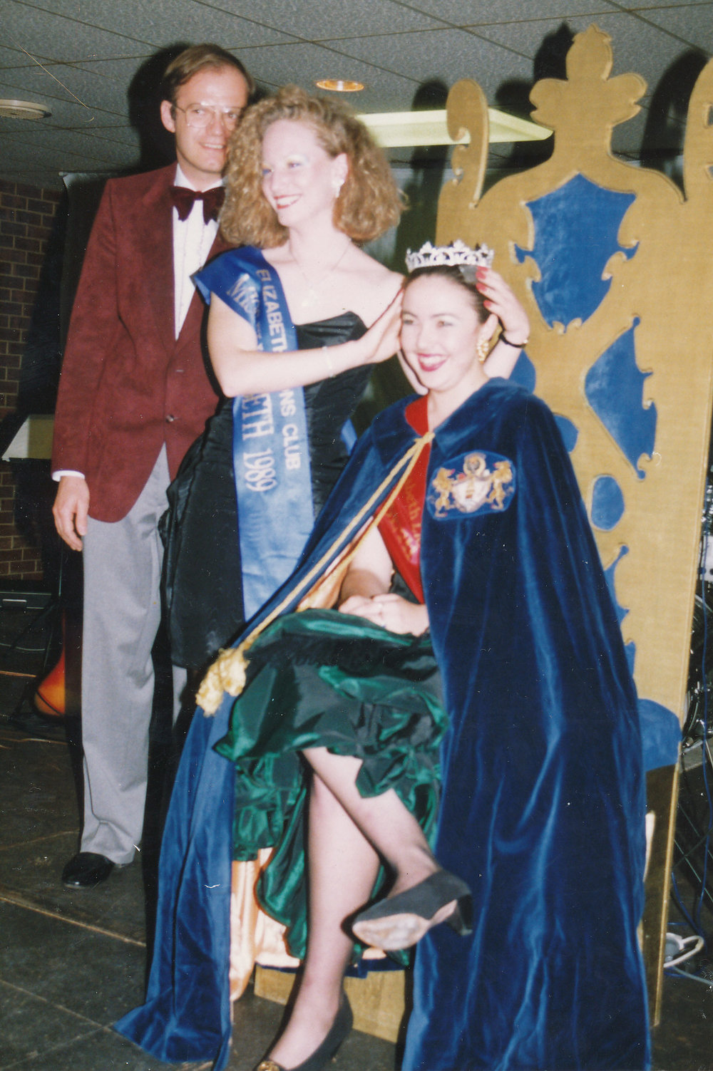 Miss Elizabeth Quest: 1990