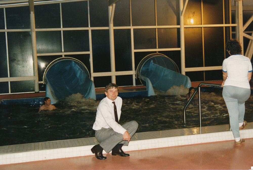Elizabeth Aquadome, opening of waterslide: 1987