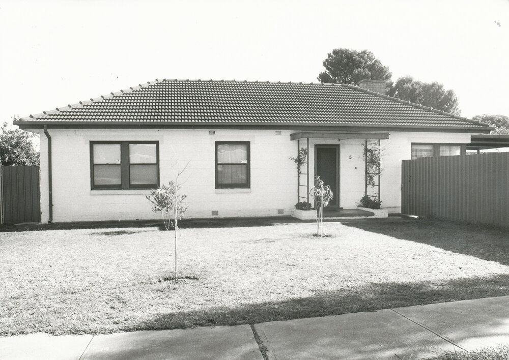 5 Larkhill Road, Elizabeth : 1990