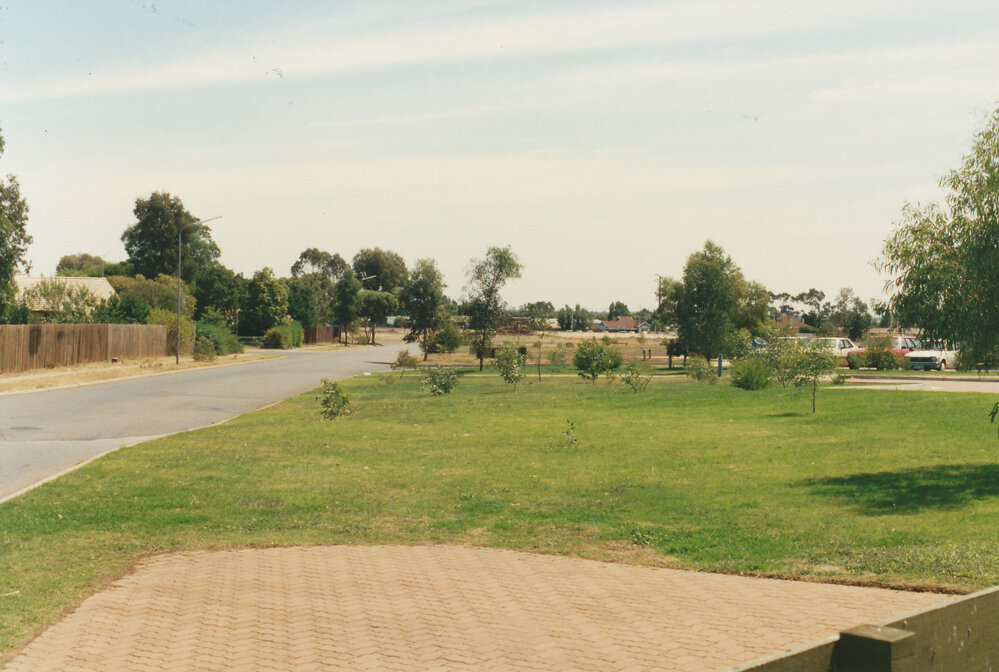 Warooka Crescent, Smithfield