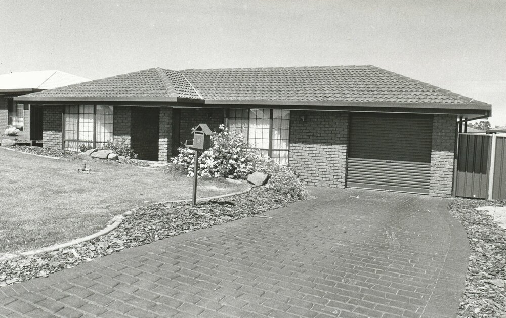 8 Marian Court, Hillbank