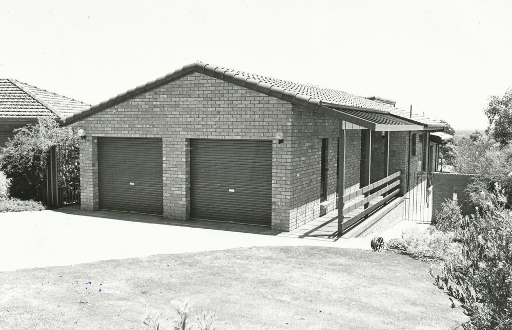 8 Rhodes Court, Hillbank