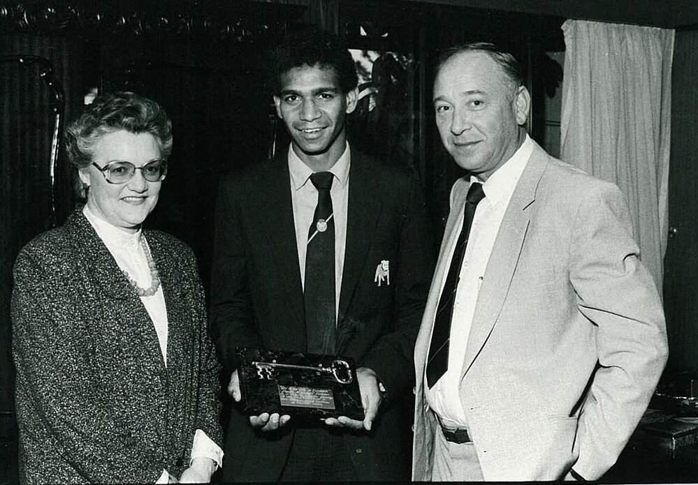 Presentation of the Key to Elizabeth to Gilbert McAdam