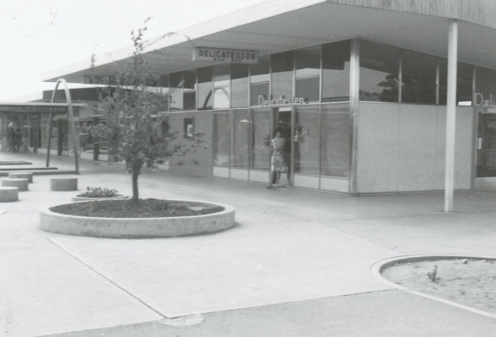 Elizabeth Grove Shopping Centre