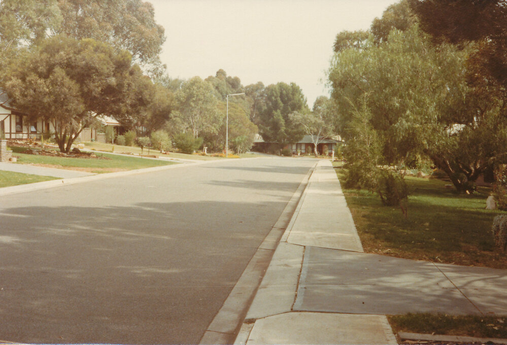 Hawker Crescent, Elizabeth East