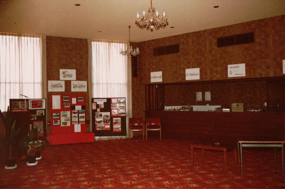 Brin Whiting Lounge Piano bar, Elizabeth Theatres