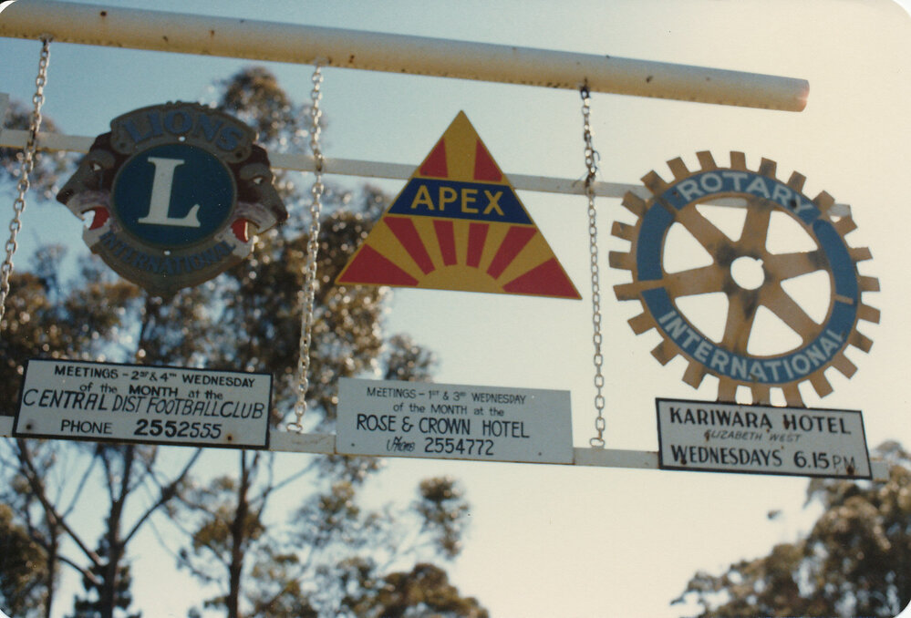 Service Clubs Sign in Fremont Park
