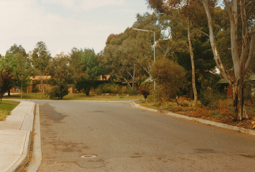 Hawker Crescent, Elizabeth East