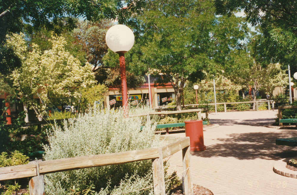 Elizabeth City Centre, Bank Court