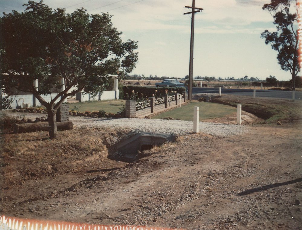Hillier Road, Evanston Gardens 