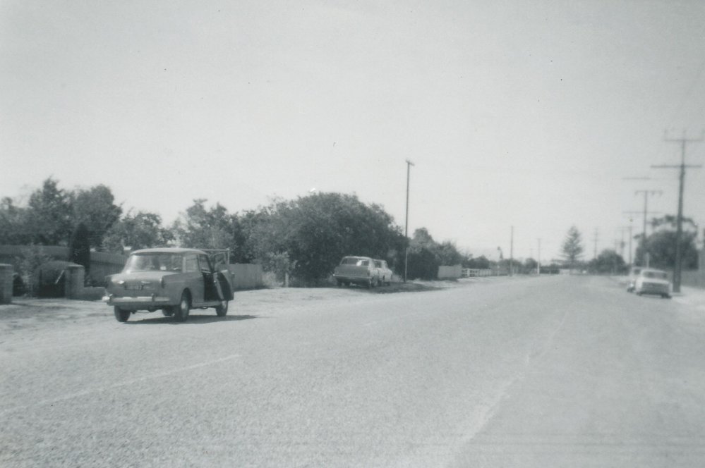 Para Road, Evanston Gardens