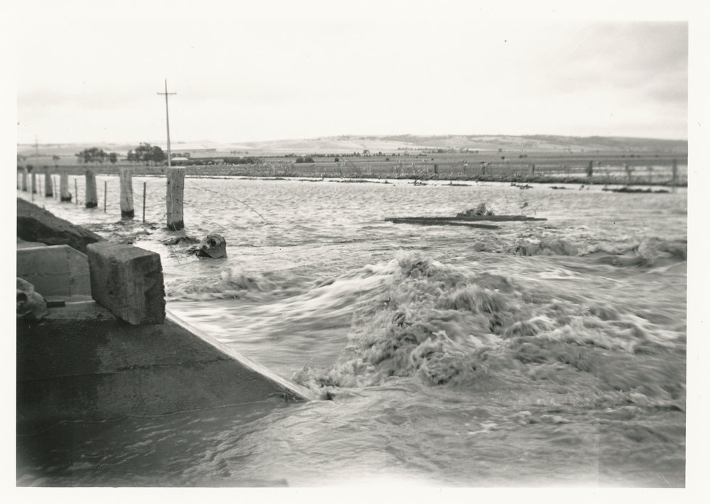 Davoren Road, Railway