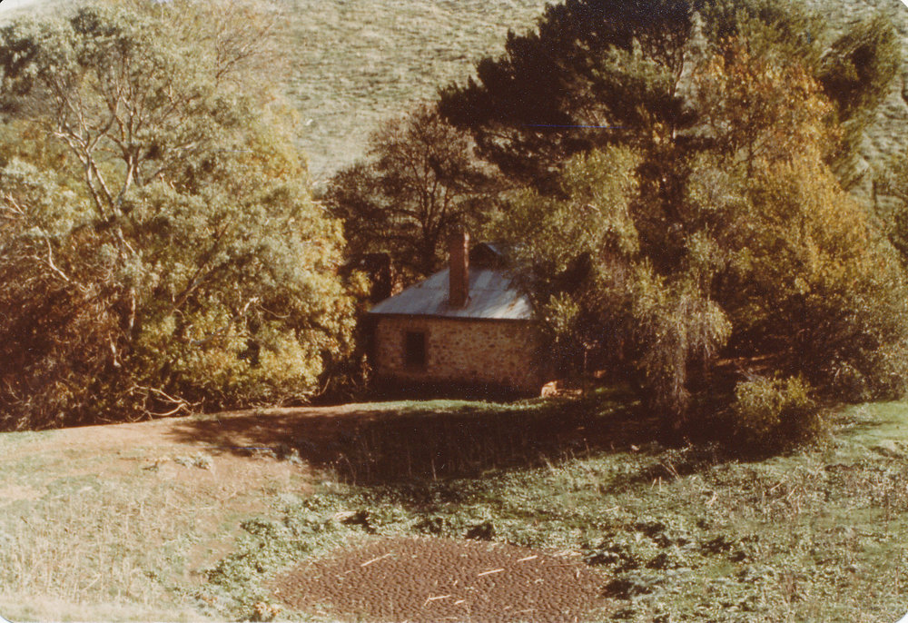 Halletts Cottage: 1977