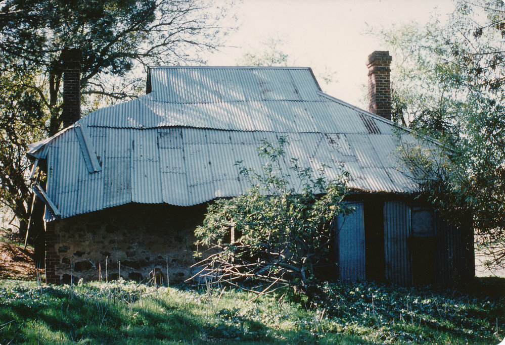 Halletts Cottage: 1977