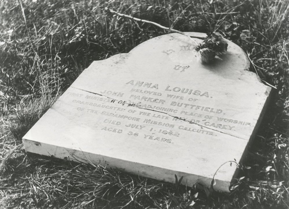 Uley Chapel &amp; Cemetery - Buttfield