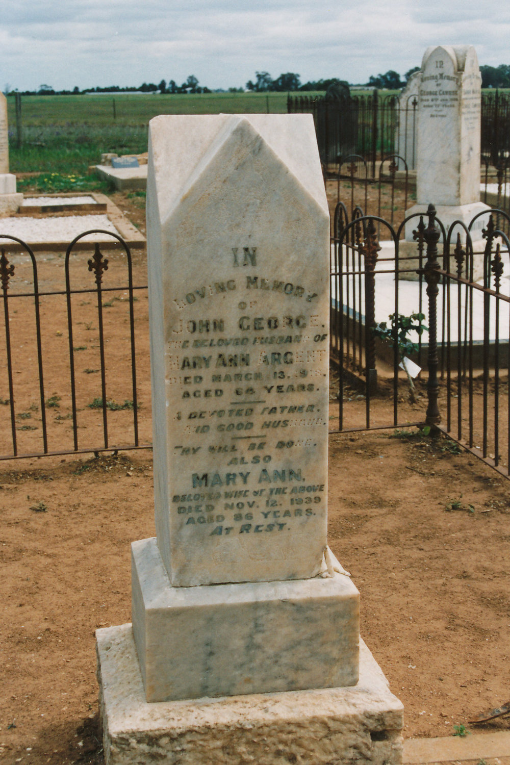 Zoar Cemetery - Argent