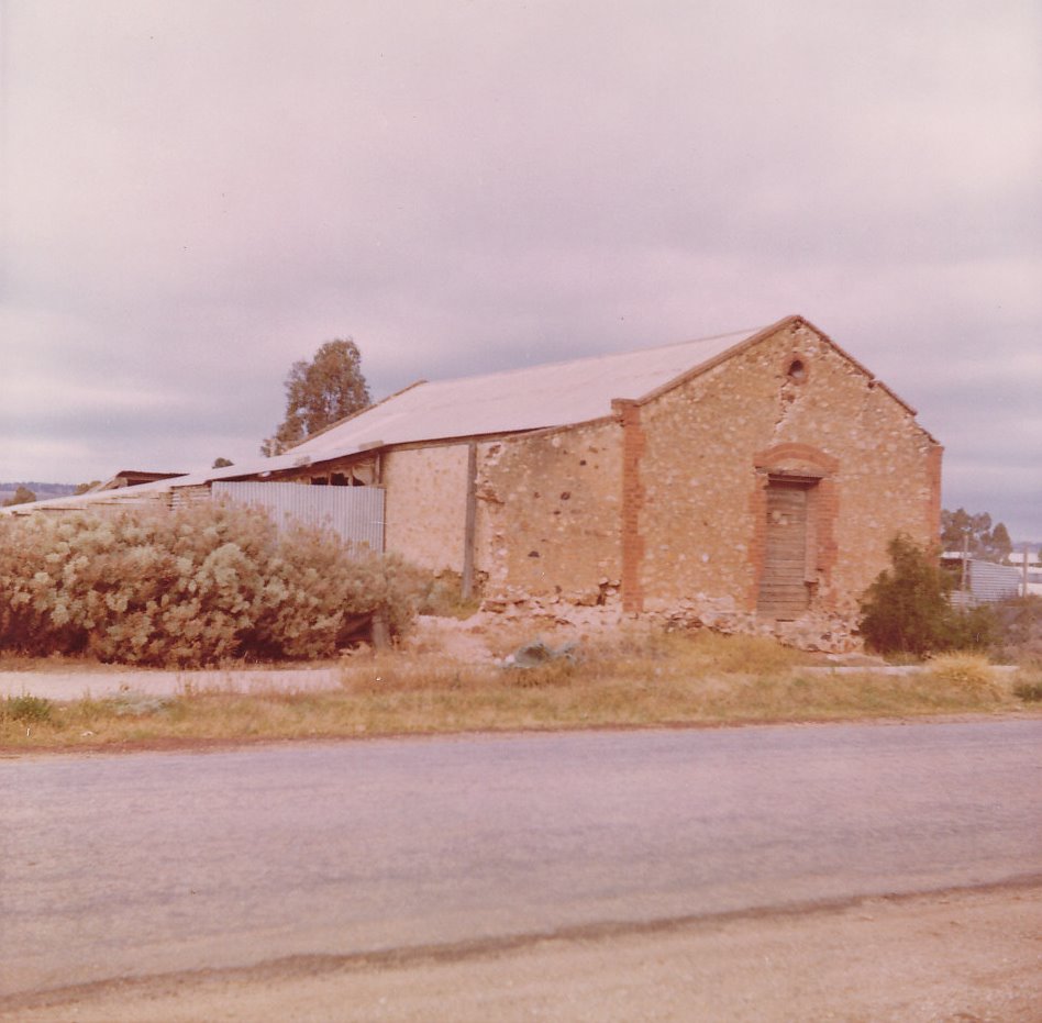 Riggs barn, Hillier Road, Evanston Gardens