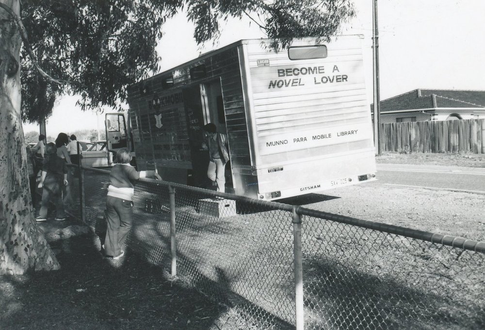 Munno Para Library Bus