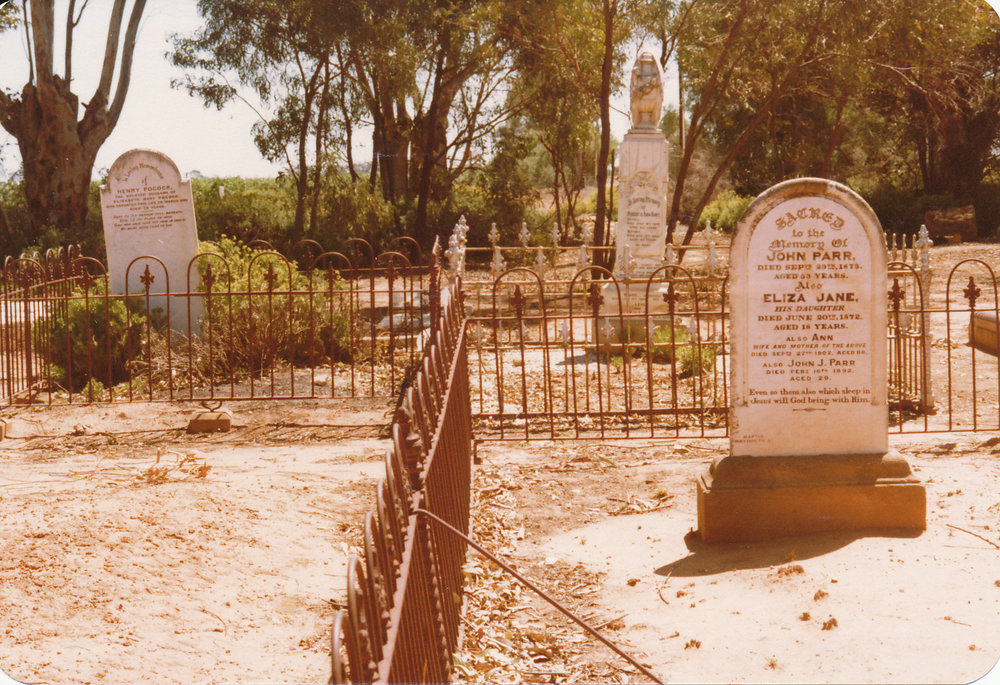 Angle Vale Cemetery: Parr