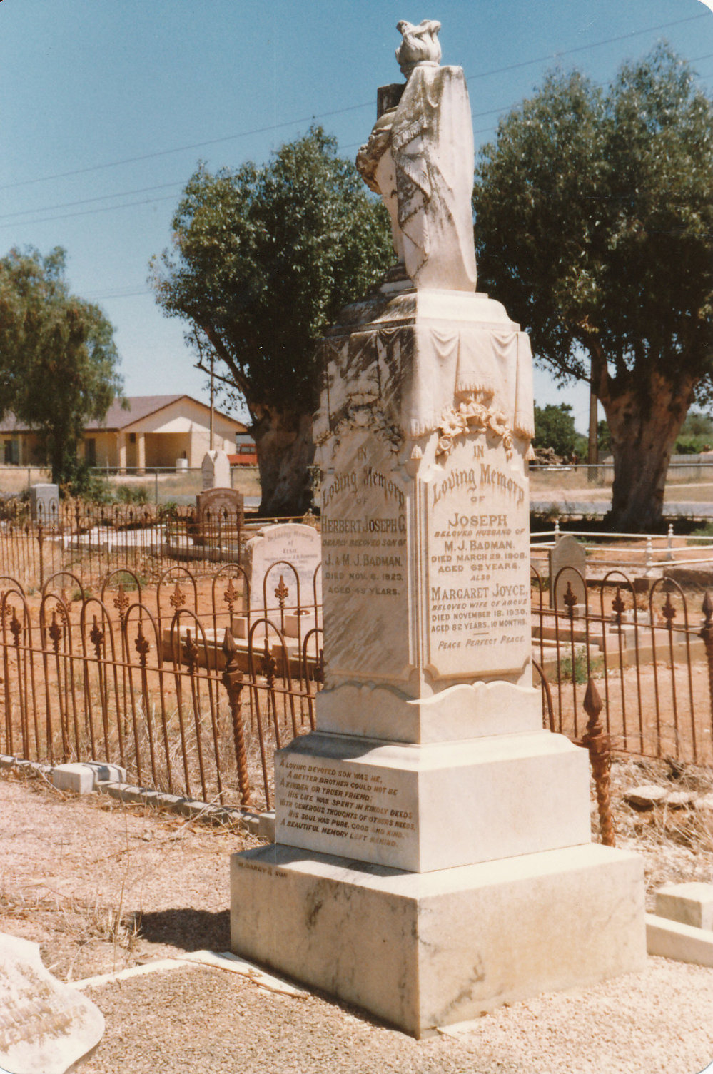 Angle Vale Cemetery: Badman