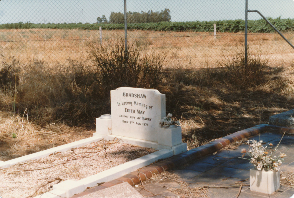 Angle Vale Cemetery: Bradshaw