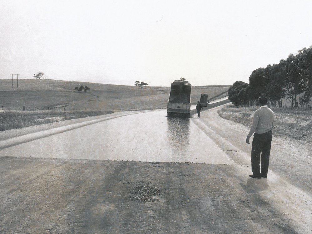 Blacktop Road, Hillbank