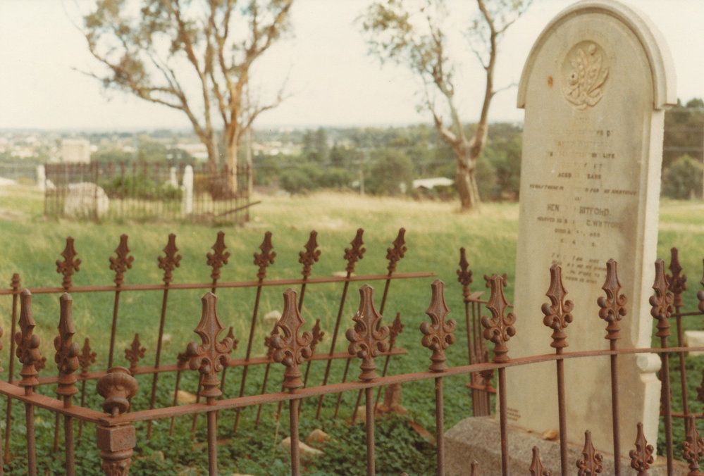 Little Para Weslyan Cemetery: Henry &amp; Ann Whitford