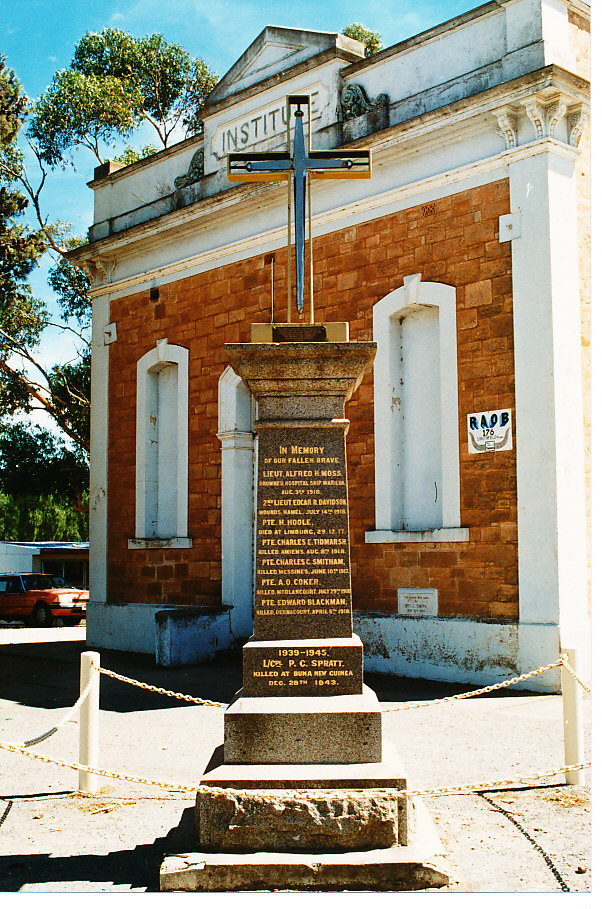 Smithfield Institute and War Memorial