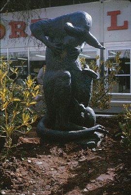 Shedley Statue, Elizabeth