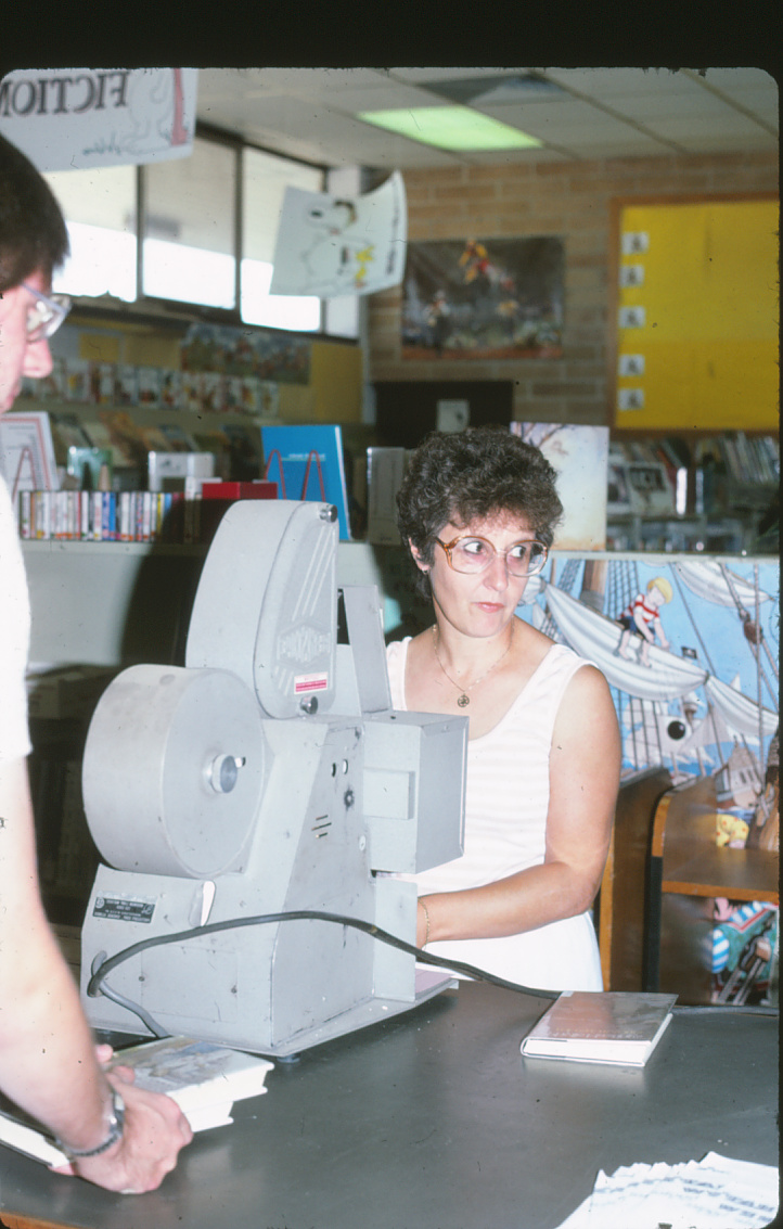 Elizabeth Library: 1987