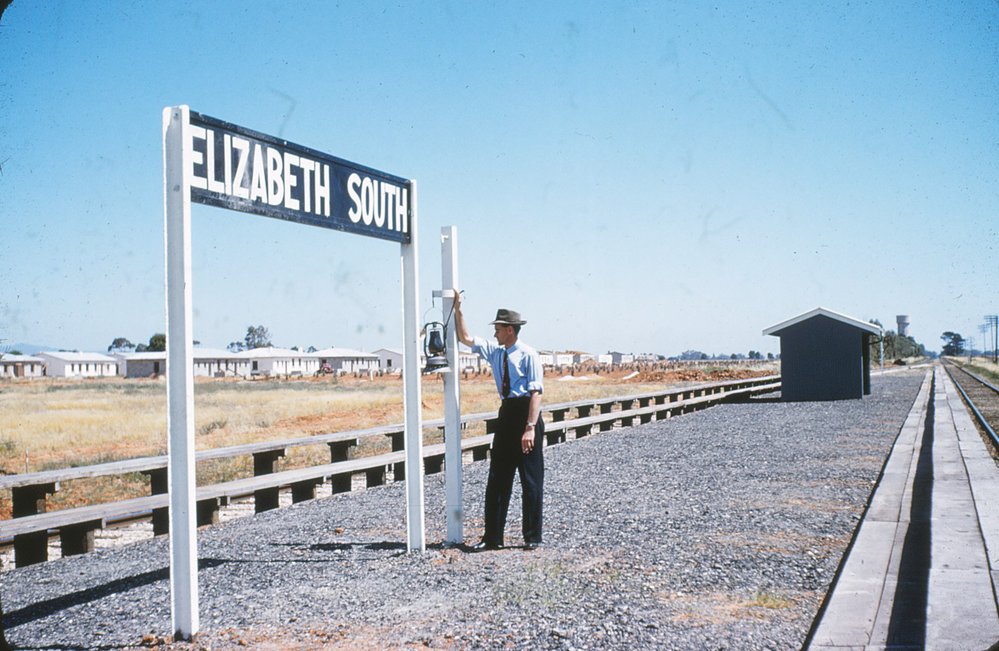 Elizabeth South Train Station