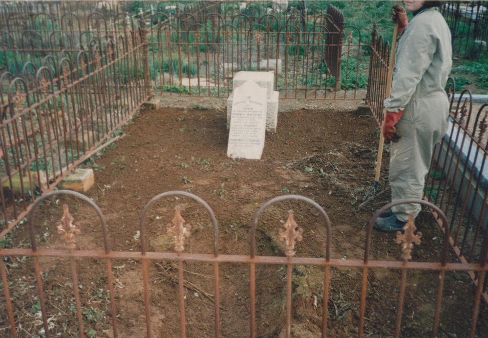 Zoar Cemetery - Argent