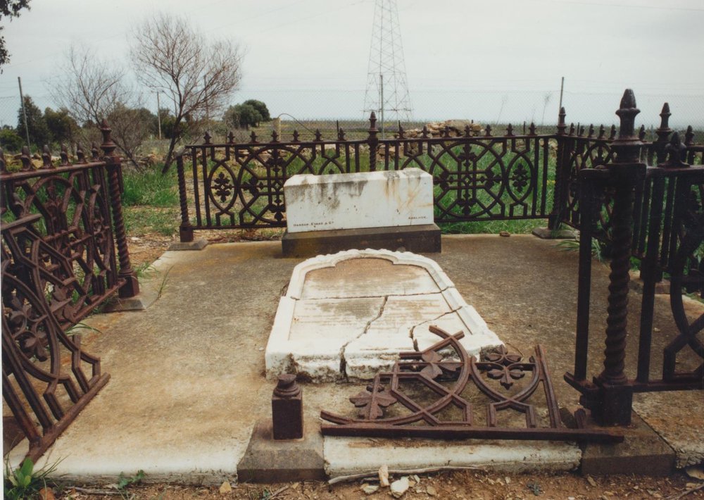 Uley Cemetery, One Tree Hill