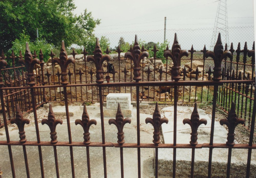 Uley Cemetery, One Tree Hill