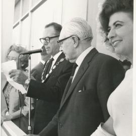 Coronation Street Stars Meet With Mayor Gilchrist