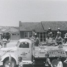 Elizabeth Birthday Celebrations : 1958