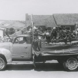 Elizabeth Birthday Celebrations : 1958