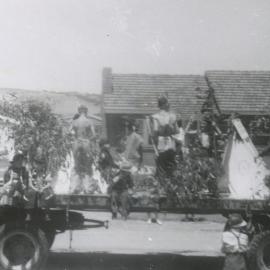 Elizabeth Birthday Celebrations : 1958