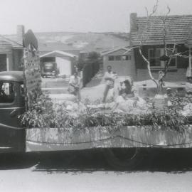 Elizabeth Birthday Celebrations : 1958