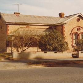 31 Barnet Road, Evanston