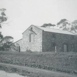 Old Barn, One Tree Hill