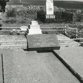 Uley Chapel & Cemetery