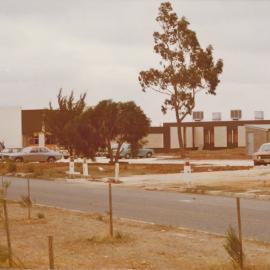Construction of Eldred Riggs Sports Complex : 1977
