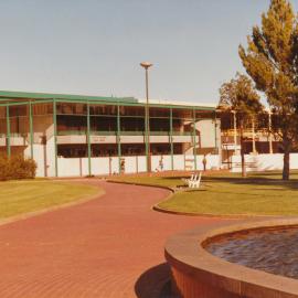 Elizabeth Town Centre: 1984