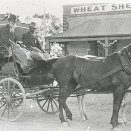 Stagecoach at Wheatsheaf Hotel, Virginia
