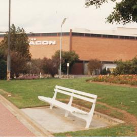 Octagon Theatre: 1986.