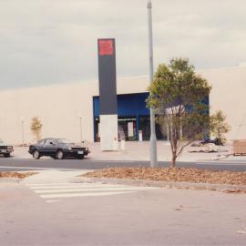 Elizabeth Town Centre: 1983.
