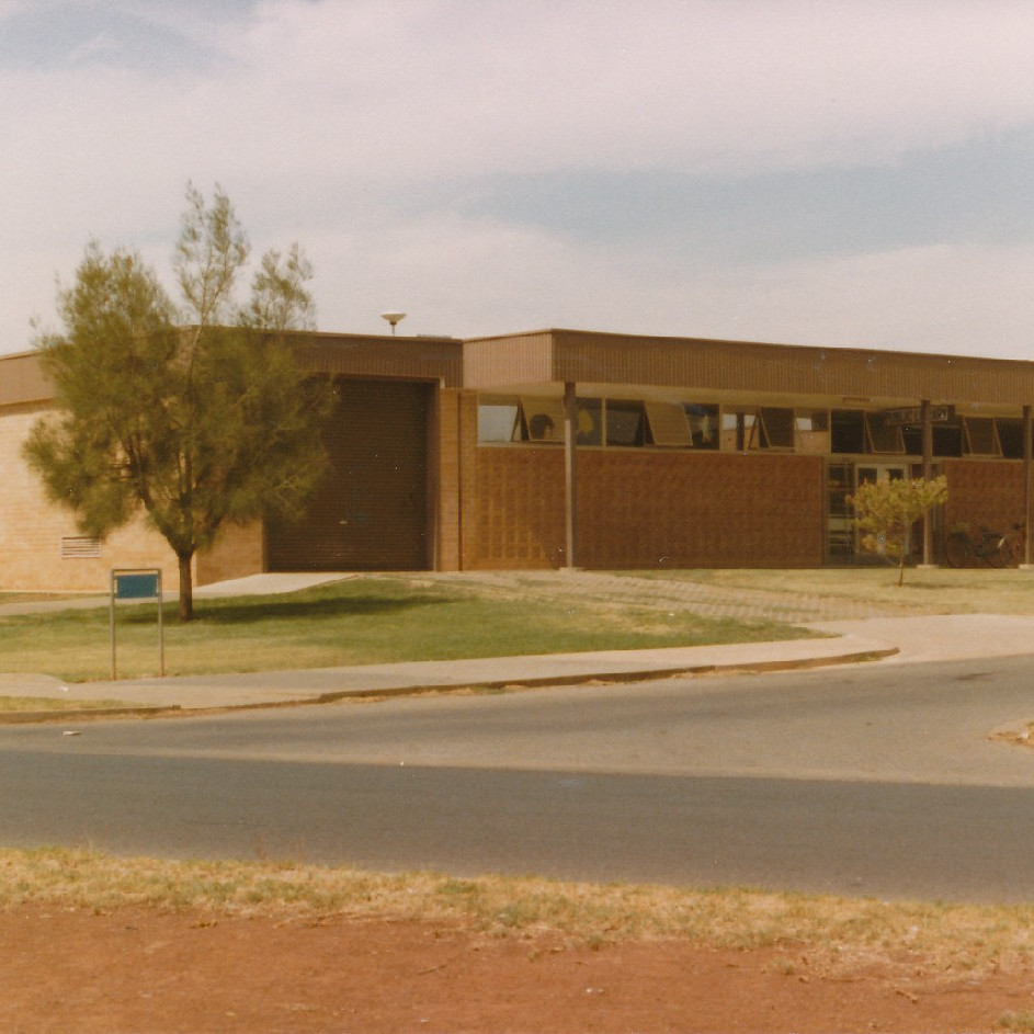A history of Munno Para Library